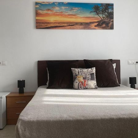 Room With Private Bathroom And Balcony Nearby The Mercado Central, Center And Beach Alicante Kültér fotó