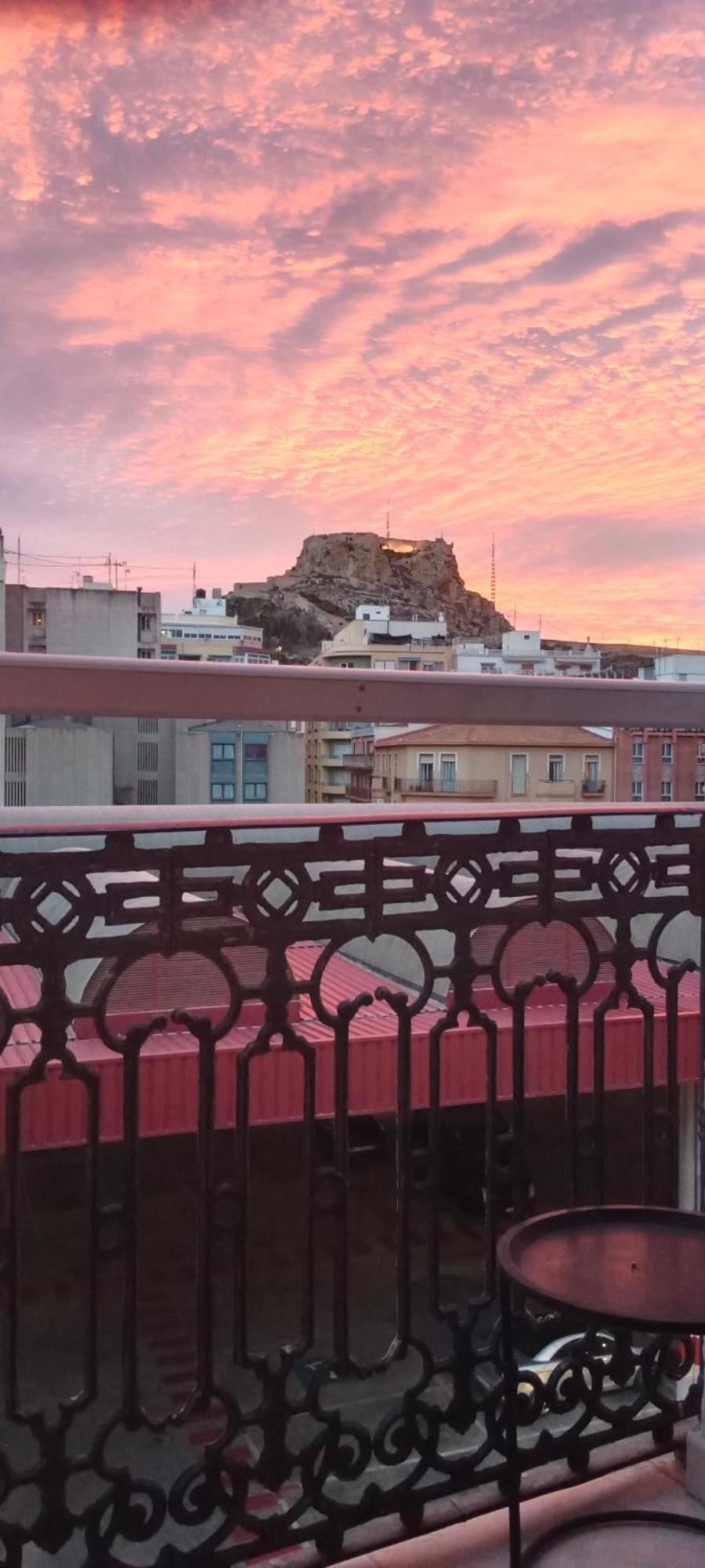 Room With Private Bathroom And Balcony Nearby The Mercado Central, Center And Beach Alicante Kültér fotó