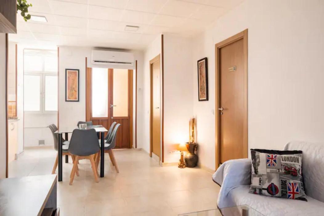 Room With Private Bathroom And Balcony Nearby The Mercado Central, Center And Beach Alicante Kültér fotó