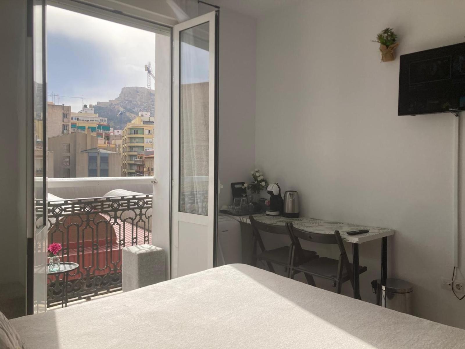 Room With Private Bathroom And Balcony Nearby The Mercado Central, Center And Beach Alicante Kültér fotó