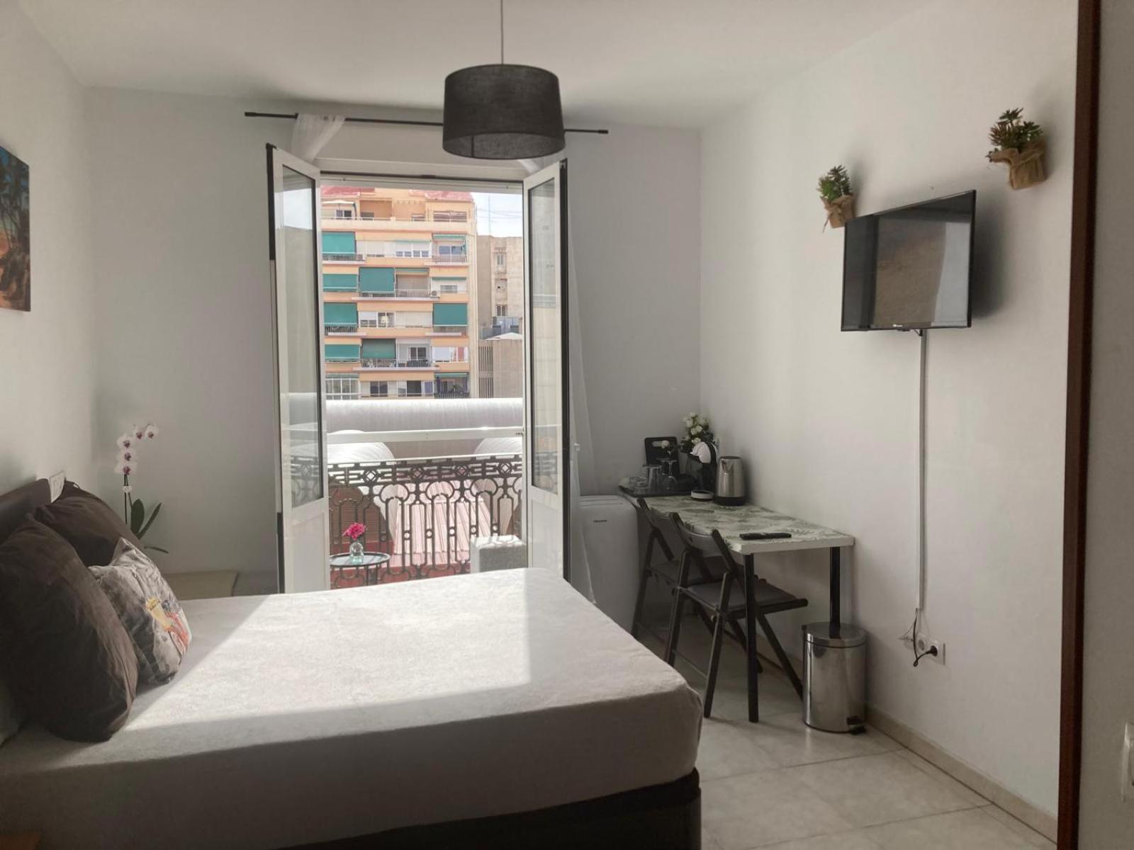 Room With Private Bathroom And Balcony Nearby The Mercado Central, Center And Beach Alicante Kültér fotó