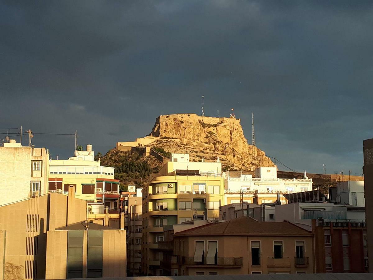 Room With Private Bathroom And Balcony Nearby The Mercado Central, Center And Beach Alicante Kültér fotó