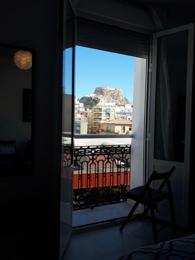Room With Private Bathroom And Balcony Nearby The Mercado Central, Center And Beach Alicante Kültér fotó